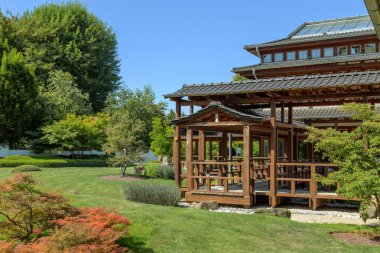 geleneksel Ulusal tarzı bir köşk ile Japon Parkı köşesinde