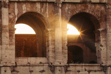 Kolezyum, Roma, İtalya, iki pencere görünümünü 
