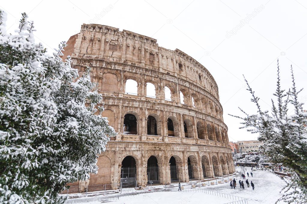 A lovely day of snow in Rome, Italy, 26th February 2018: a beautiful view of Colosseum under the snow