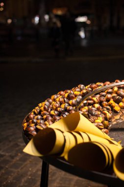 Bazı kavrulmuş kestane Navona Meydanı, Noel, Roma, İtalya