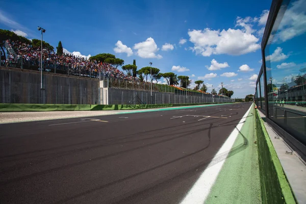 Einige Treiben Auf Dem Ascheplatz Des Autodroms — Stockfoto