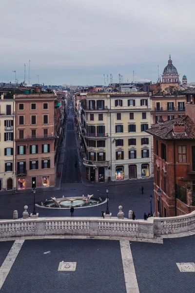 Pohled Paláců Před Fontana Della Barcaccia Piazza Spagna Řím — Stock fotografie