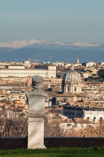 Bir Janiculum Roma Talya Vatanseverlerin Büstü — Stok fotoğraf