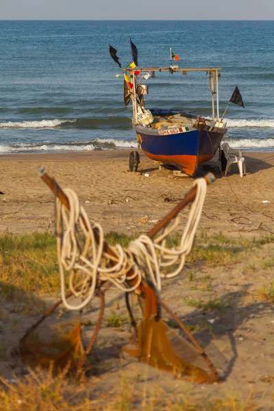 View Fishing Net Front Boat Beach Beautiful Calm Sea Water — Stock Photo, Image