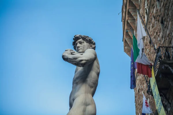 Копия статуи Давида работы Михеланджело Буонарроти в Сии — стоковое фото
