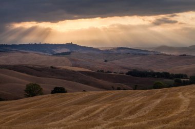 Val d'Orcia'da gün doğumu, Toskana, İtalya