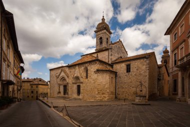 Collegiata dei Santi Quirico e Giulitta, San Quirico, Toscana, İtalya