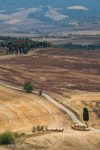 Landelijk landschap in Val d'Orcia, Toscane, Italië — Stockfoto