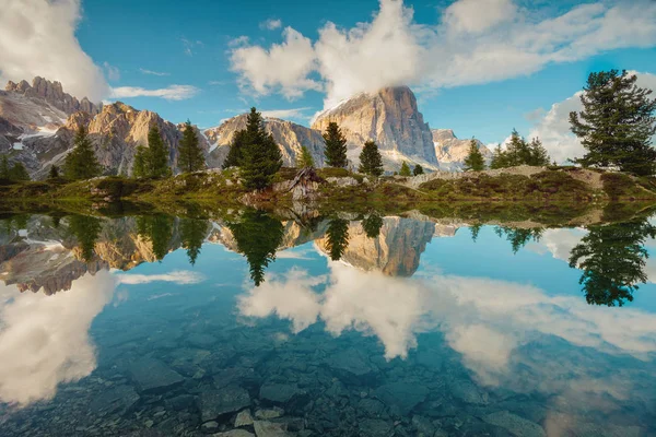 Tofana di Rozes reflected in the alpine Lake Limedes, Falzarego — Stock Photo, Image