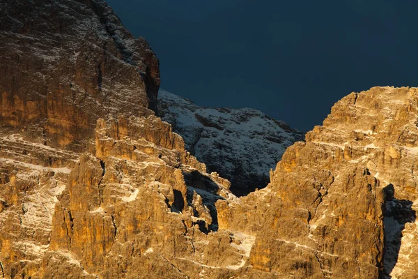 Gros plan du mont Cristallo depuis le lac Antorno, Dolomites, Cortin — Photo