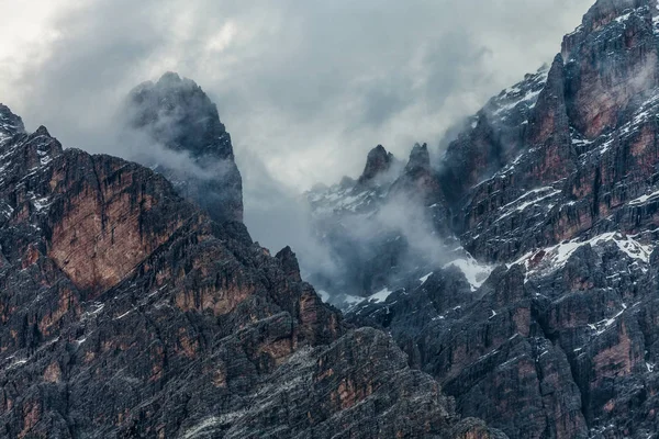 Montagnes à partir de Giau Pass, Dolomites, Veneto, Italie — Photo