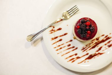 Bir restoranda lezzetli tatlı