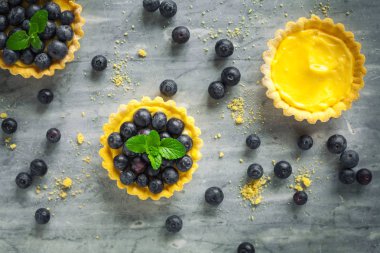 Küçük yaban mersini tart