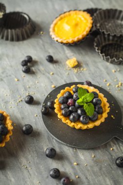 Küçük yaban mersini tart