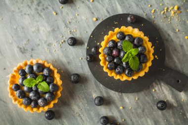 Küçük yaban mersini tart