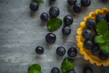 Küçük yaban mersini tart