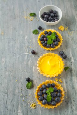 Küçük yaban mersini tart