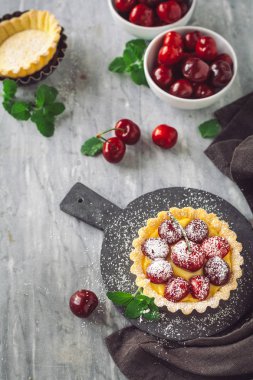 Küçük kiraz tart