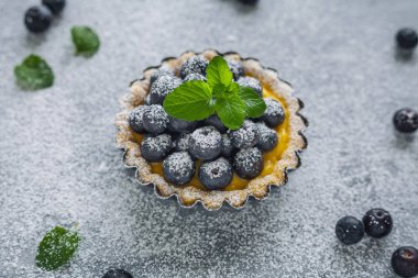 Küçük yaban mersini tart