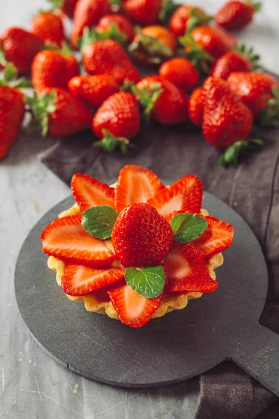 Küçük çilek tart