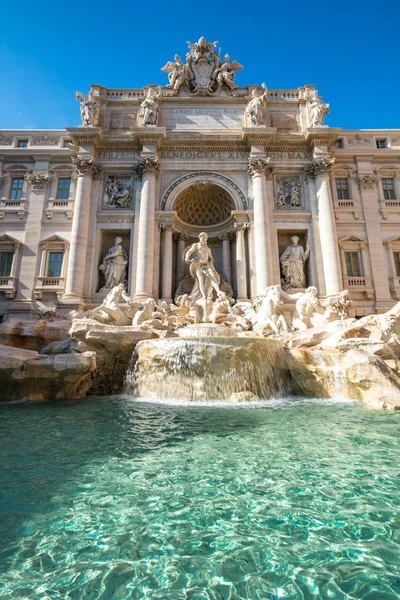 Trevi fuente en roma, italia —  Fotos de Stock