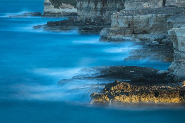 Praia da Torre Sant 'Andrea, Puglia, Itália — Fotografia de Stock