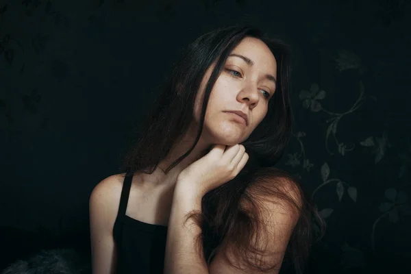 Thoughtful Girl Blue Eyes Face Turned — Stock Photo, Image