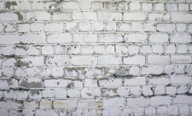 Doku, terk edilmiş bir binada eski tuğla duvar