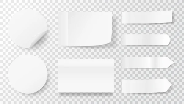 Adesivo bianco impostato su sfondo trasparente. Etichette e etichette di carta. Adesivi realistici con bordo ripiegato. Mockup appiccicoso. Fogli adesivi. Illustrazione vettoriale — Vettoriale Stock