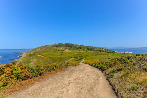 Küçük adanın kıyılarında Galiçya - İspanya