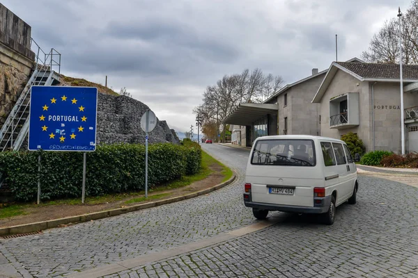 İspanya ve Portekiz arasında sınır kapısı
