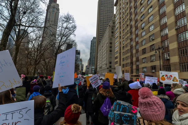 2019 Mart New York Abd Katılımcılar Kadın Işaret — Stok fotoğraf