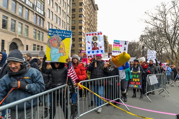 Nueva York Estados Unidos Participantes Pancartas Marcha Las Mujeres 2019 — Foto de Stock