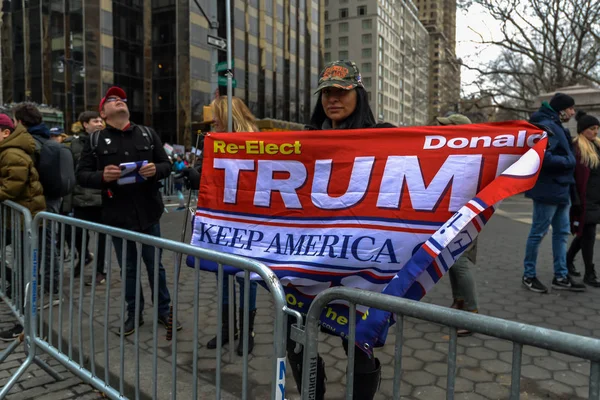 Nueva York Estados Unidos Participantes Pancartas Marcha Las Mujeres 2019 —  Fotos de Stock