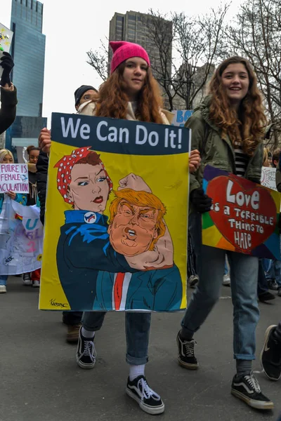 Nowy Jork Usa Uczestników Znaki Kobiet Marca 2019 — Zdjęcie stockowe