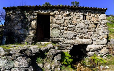 Galiçya 'daki eski su değirmenleri