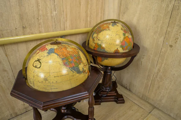 Old Fashioned globes — Stock Photo, Image