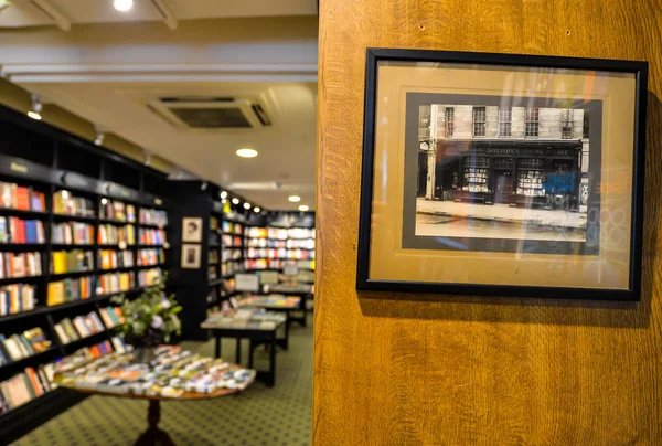 Книжный магазин Hatchards - Лондон, Великобритания — стоковое фото