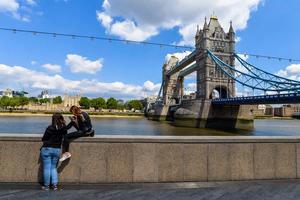 Puente de la Torre y Torre de Londres —  Fotos de Stock