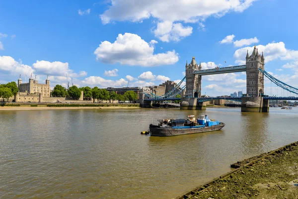 Puente de la Torre y Torre de Londres —  Fotos de Stock