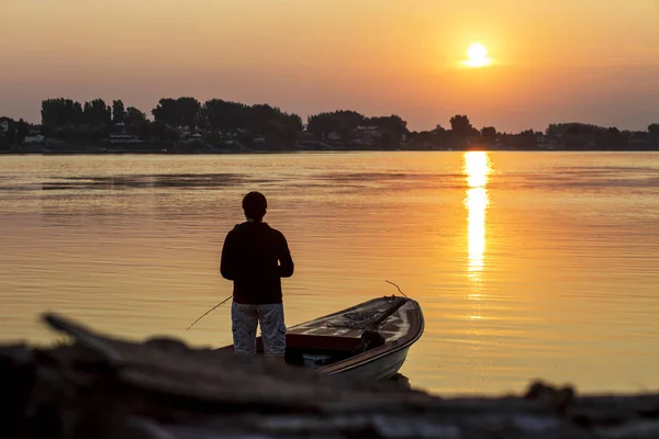 Pescador Joven Pescando Río — Foto de Stock