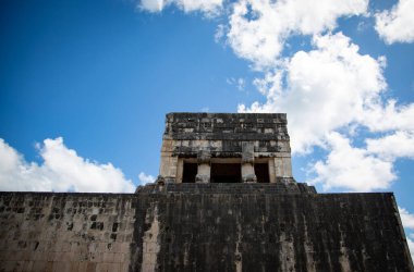 Maya Piramidi Chichen Itza Mexico. Peyzaj. El Castillo Tapınağı manzarası, Chichen Itza Mexico.