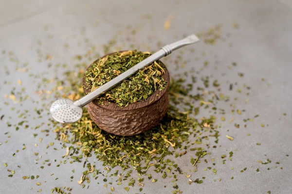 Yerba Mate Sobre Fondo Gris Piedra Neutra Bebida Saludable Que —  Fotos de Stock