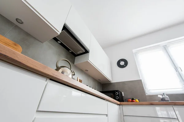 Cozinha Branca Moderna Com Placas Mdf Envernizadas Com Acessórios Estilo — Fotografia de Stock