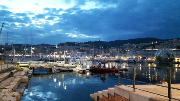 Subtítulo Increíble Del Puerto Génova Por Noche Con Las Luces — Foto de Stock