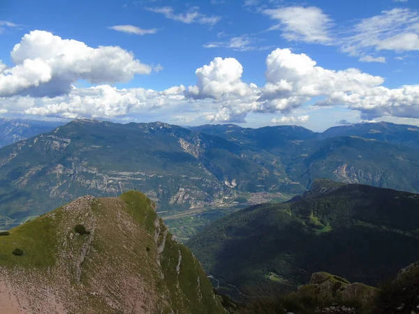 Úžasný Titulek Hor Tridentsku Krásným Výhledem Dolomity Brenta Letních Dnech — Stock fotografie