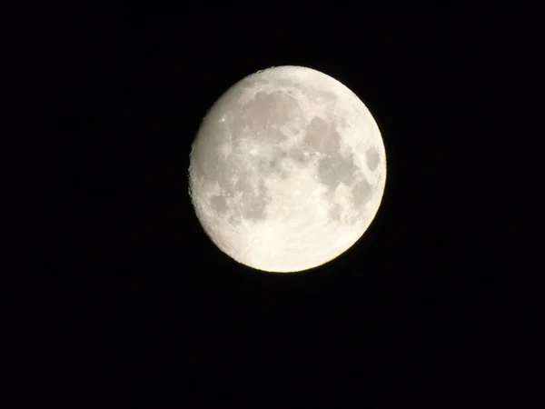 Niesamowite Podpis Pełnego Blasku Księżyca Nad Miastem Przez Noc Letnie — Zdjęcie stockowe