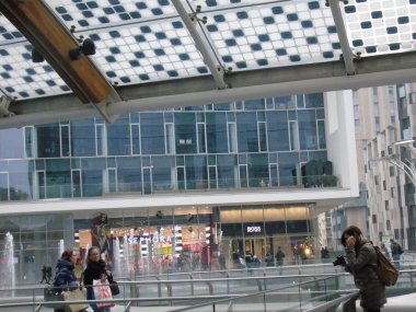 Sisli ile kış günlerinde Milan'dan gökdelenler modern bir amazing fotoğraf