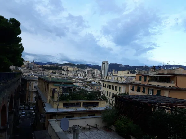 Subtítulo Increíble Ciudad Génova Por Tarde Con Cielo Nubes Increíbles — Foto de Stock