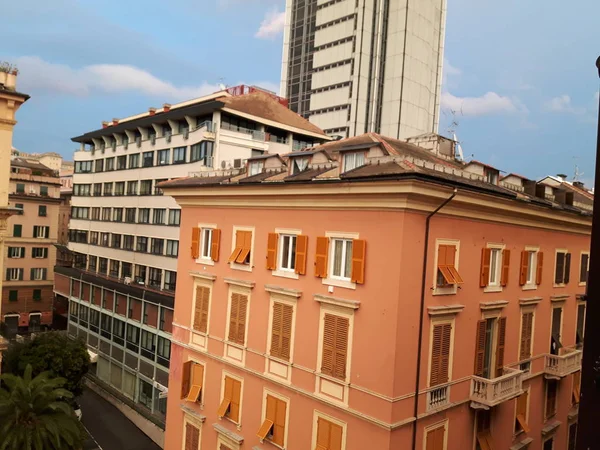 Uma Legenda Incrível Cidade Gênova Tarde Com Céu Incrível Nuvens — Fotografia de Stock